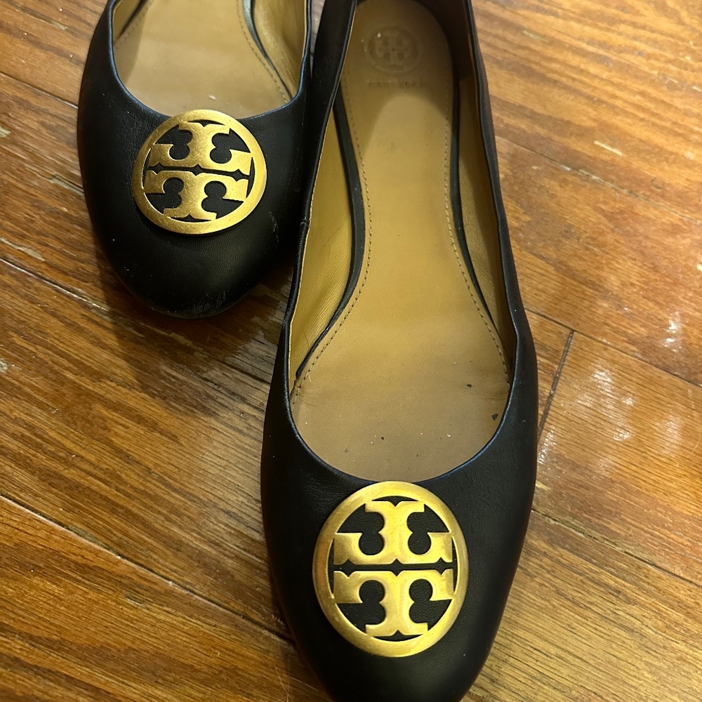 Tory Burch Black leather flats